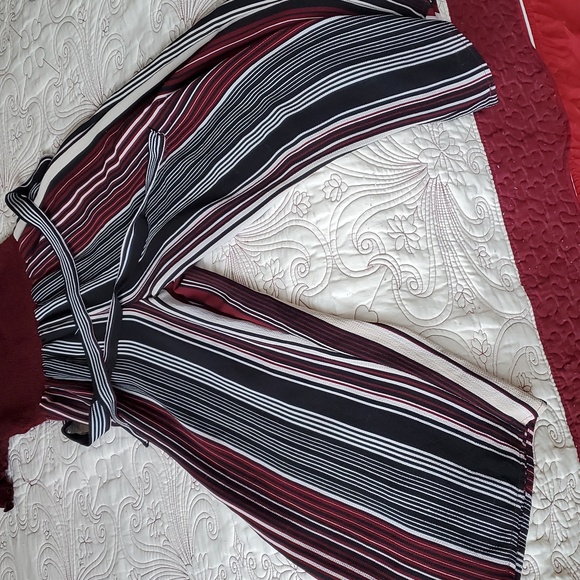 Wide Leg Scrunch Top Jumpsuit (No Boundaries) - Size M - Picture 4 of 6